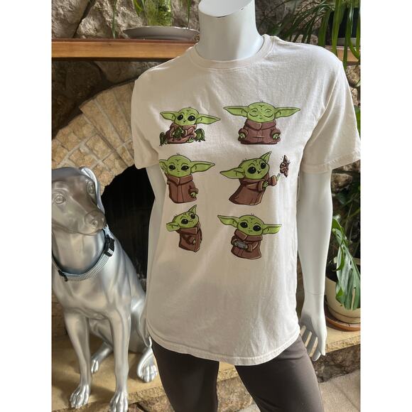 Star Wars Cream Grogu Short Sleeve Shirt Women's Size Medium - Picture 1 of 5